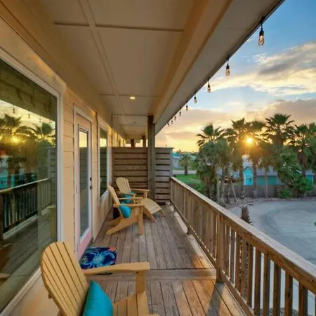 Rock N Reel By Avantstay Old Town Location Port Aransas Exterior photo